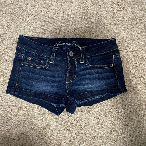 American Eagle Stretch 2” inseam low rise short - Picture 2 of 2